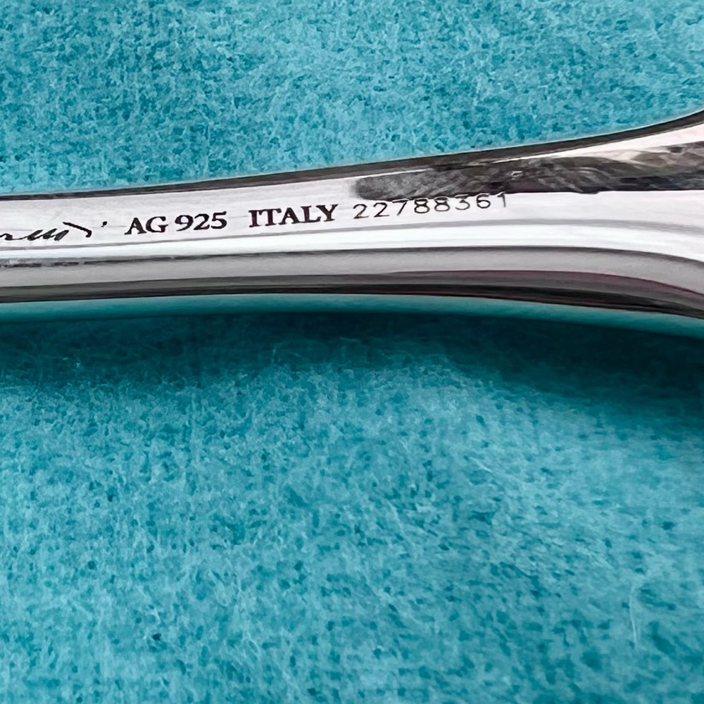 Tiffany & Co Baby Silver Spoon with Apple shape handle in original box and pouch - Picture 15 of 15